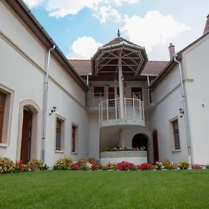 Mecset Apartmanhotel Eger